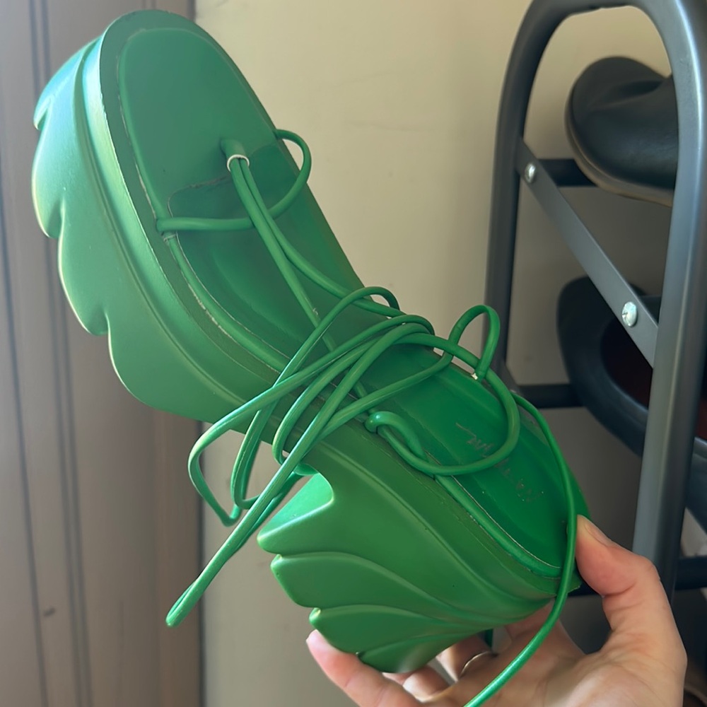 Nasty Gal Green platform sandals perfect for summer!